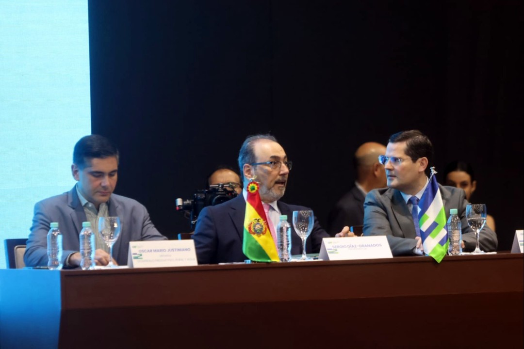 Presidente de CAF cierra visita a Bolivia con llamado a una alianza histórica para “levantar el país”- Presidente de CAF cierra visita a Bolivia con llamado a una alianza histórica para “levantar el país”
