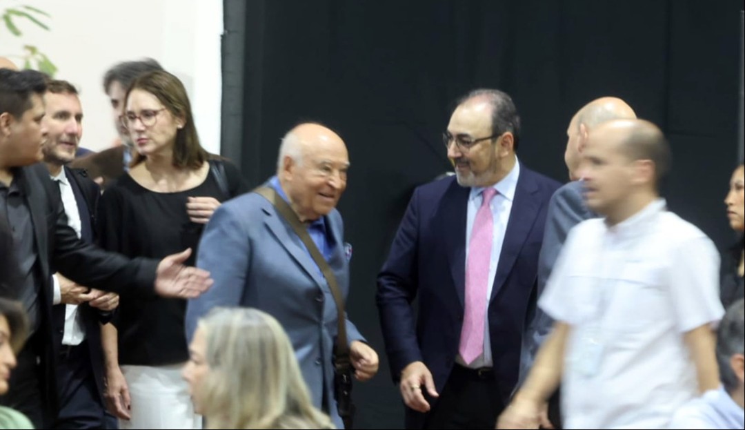 Presidente de CAF cierra visita a Bolivia con llamado a una alianza histórica para “levantar el país”- Presidente de CAF cierra visita a Bolivia con llamado a una alianza histórica para “levantar el país”
