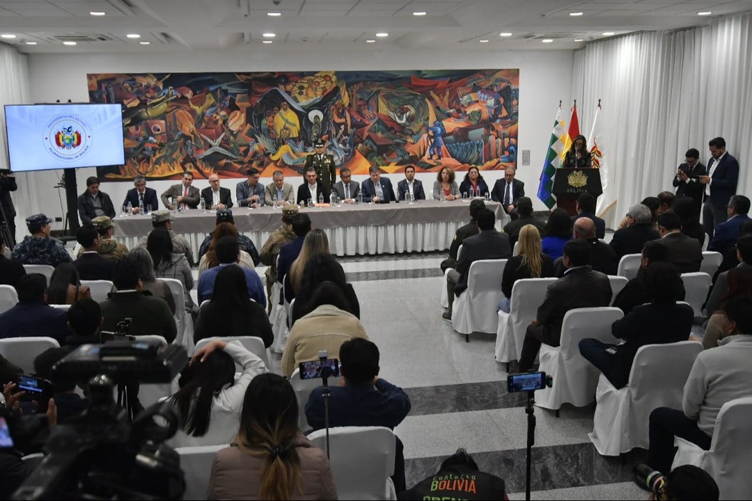 El presidente Paz promulga la ley de estados de excepción en medio de la radicalización de las protestas 