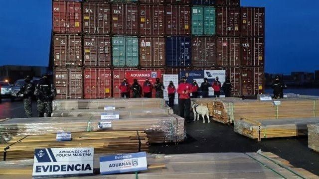 Chile incauta más de 100 toneladas de droga impregnada en cargamento de madera proveniente de Bolivia- Chile incauta más de 100 toneladas de droga impregnada en cargamento de madera proveniente de Bolivia