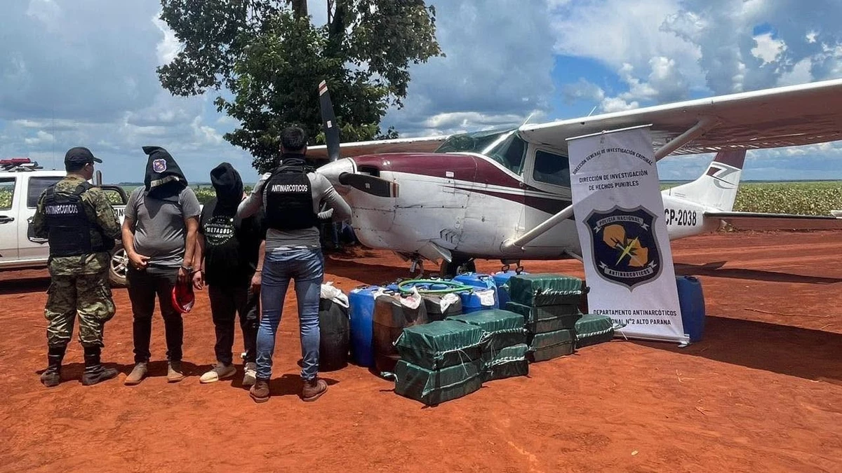 Condenan a piloto boliviano por narcotráfico tras caer en Paraguay en una avioneta con 265 kilos de droga Condenan a piloto boliviano por narcotráfico tras caer en Paraguay en una avioneta con 265 kilos de droga