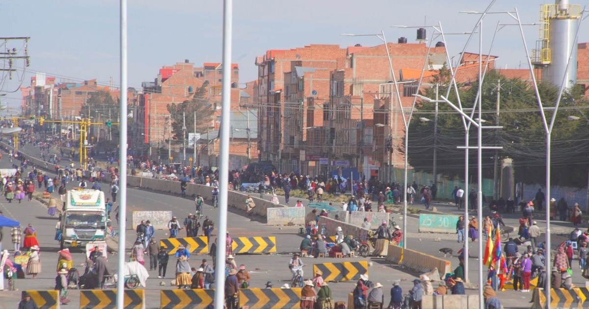 Bloqueos en Bolivia: Industriales Estiman Pérdidas de $us 2.760 Millones