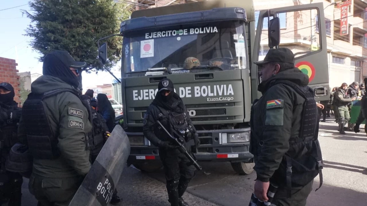 Estado de excepción: operativos priorizan llevar combustibles y alimentos a las ciudades
