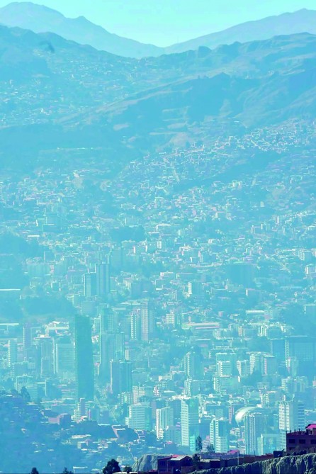Pese a la prohibición, en el eje central se mantiene el encendido de las fogatas