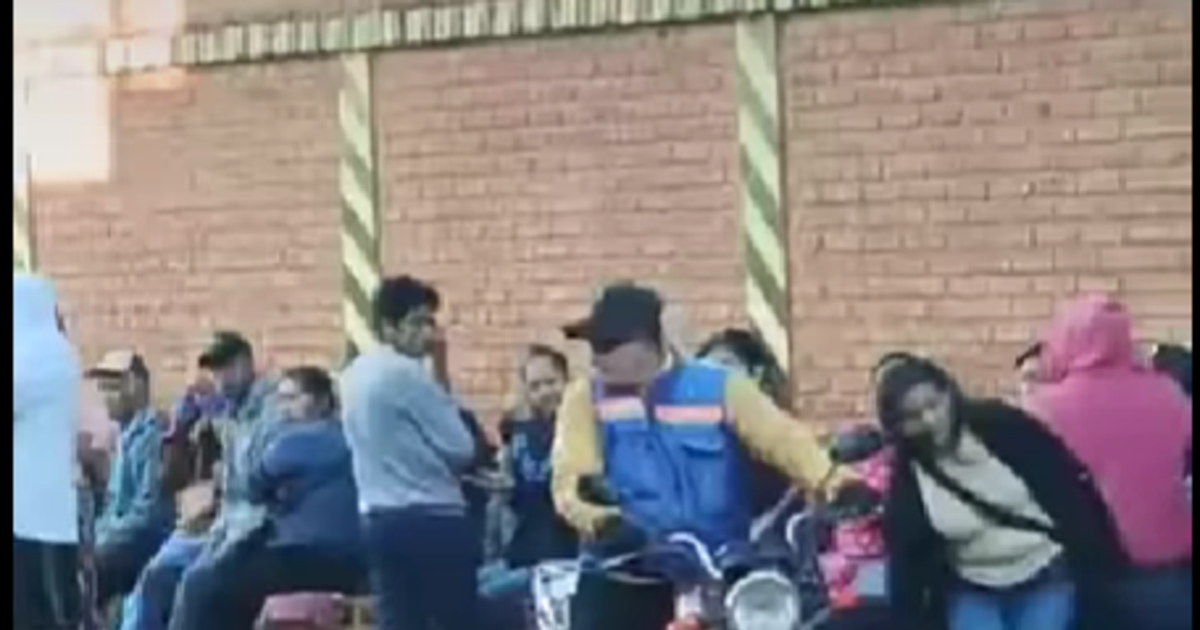 San Ignacio de Velasco se registran largas filas en busca de GLP