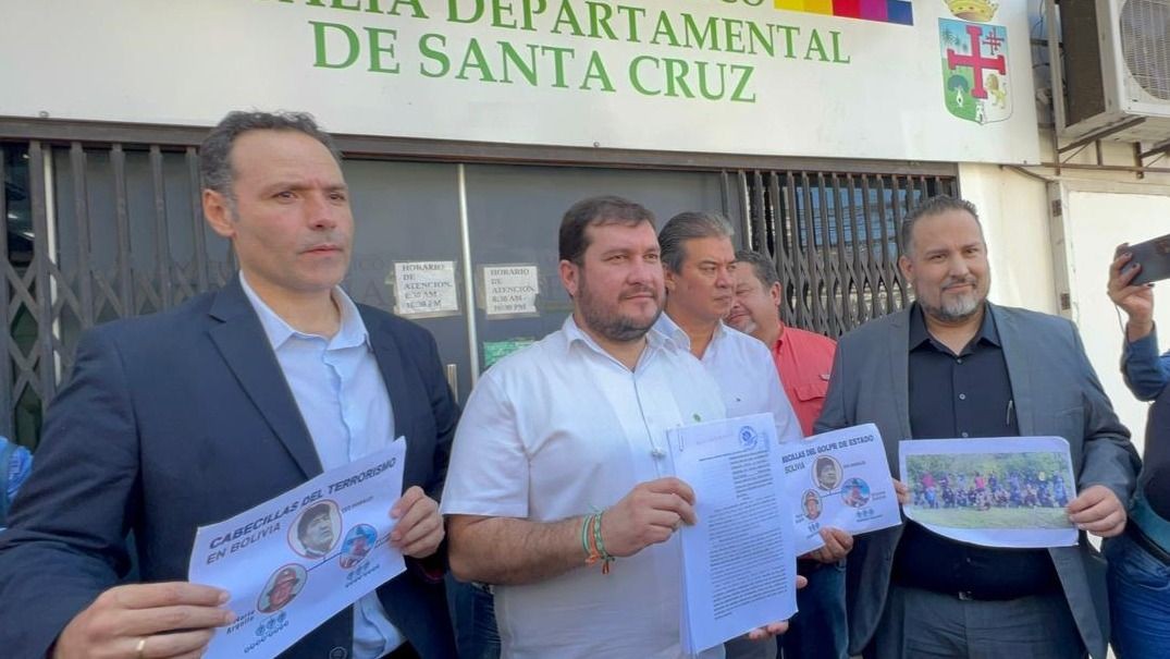 Cochamanidis tacha de "cobarde" a Morales y pide al Gobierno aportar pruebas sobre bloqueos- Cochamanidis tacha de "cobarde" a Morales y pide al Gobierno aportar pruebas sobre bloqueos