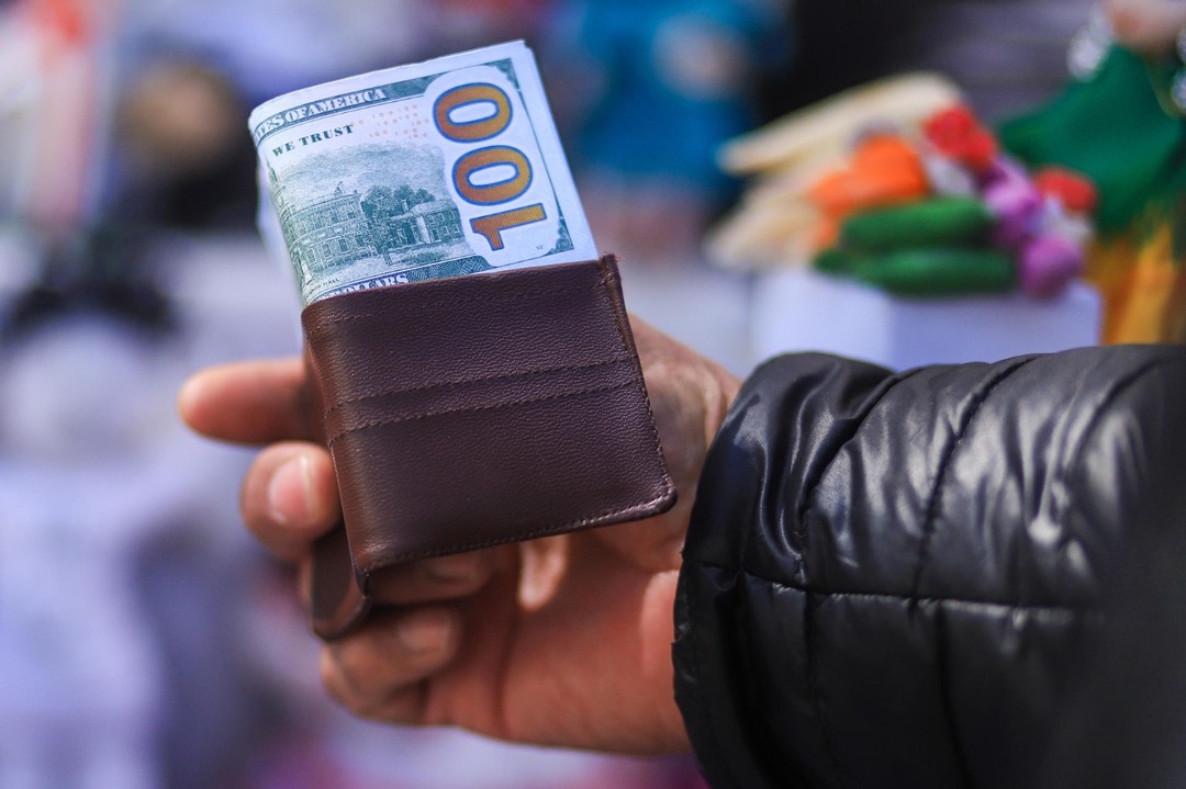 La Paz pide prosperidad tras el conflicto con una pequeña feria de los deseos en miniatura
