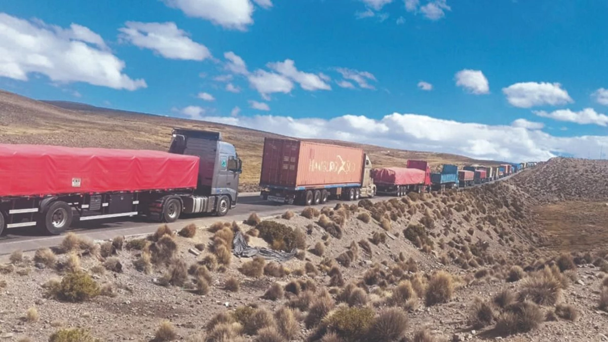 El paso de carga boliviana cae en 60% por la restricción horaria en Pisiga-Colchane El paso de carga boliviana cae en 60% por la restricción horaria en Pisiga-Colchane