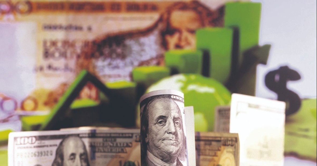 Dólar oficial sube más de un boliviano en dos semanas