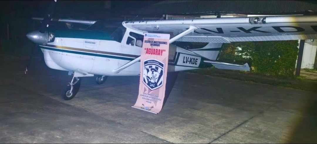 Detienen a dos bolivianos en Argentina tras detectar el vuelo irregular de una avioneta- Detienen a dos bolivianos en Argentina tras detectar el vuelo irregular de una avioneta