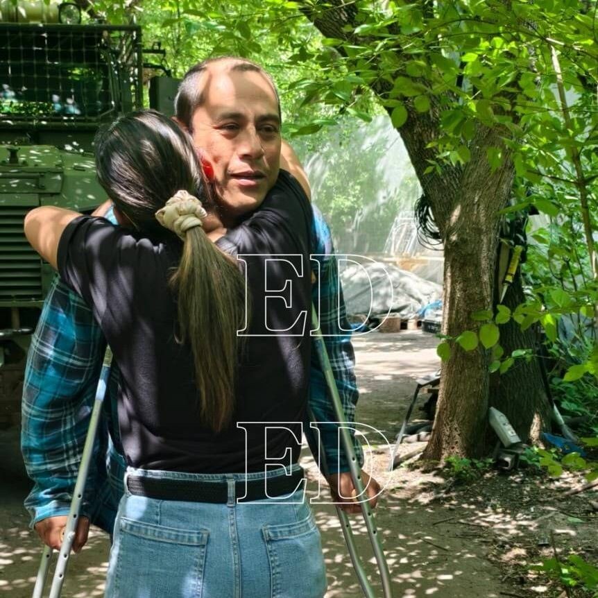 Boliviana encontró a su hermano en Rusia; estaba herido y fue el único sobreviviente de su tropa