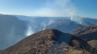 Wildfire Rages Uncontrolled in Tarija Mountains