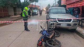 Tragedia en Santa Cruz: motociclista pierde la vida tras chocar contra vehículo estacionado