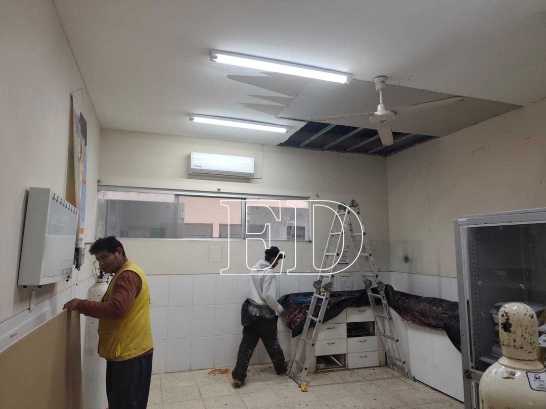 Cae el cielo falso sobre una paciente que recibía atención en un centro de salud del Plan Tres Mil- Cae el cielo falso sobre una paciente que recibía atención en un centro de salud del Plan Tres Mil