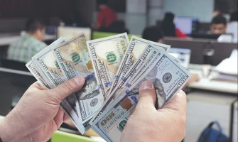 El dólar flexible llega a Bs 11 y presiona al aparato productivo