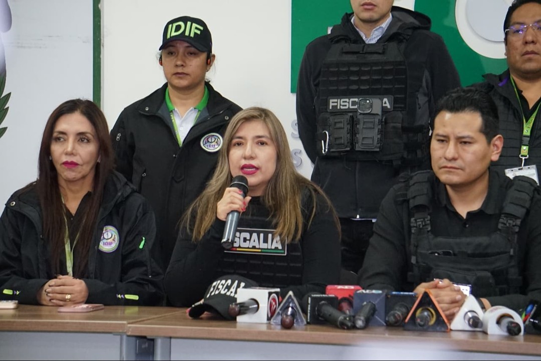 Interpol Francia llega a Bolivia y ayuda a desarticular red que distribuía material de abuso sexual infantil