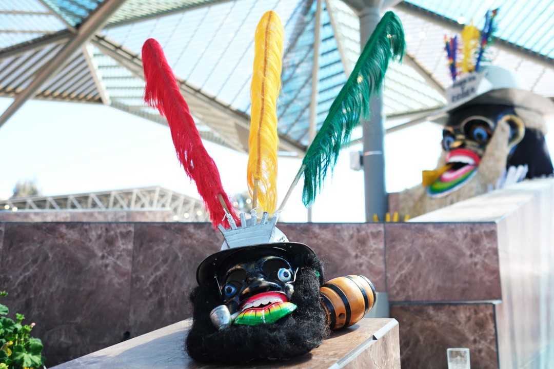 La Paz exhibe una emblemática máscara de moreno en homenaje al folclore de Bolivia