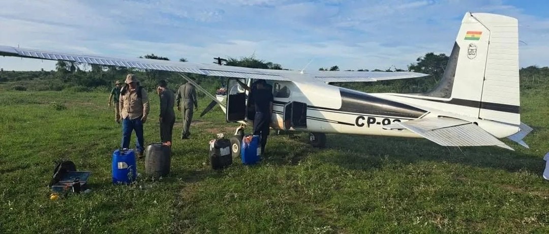 Paraguay: operación militar intercepta una avioneta con matrícula boliviana adaptada para el tráfico de droga