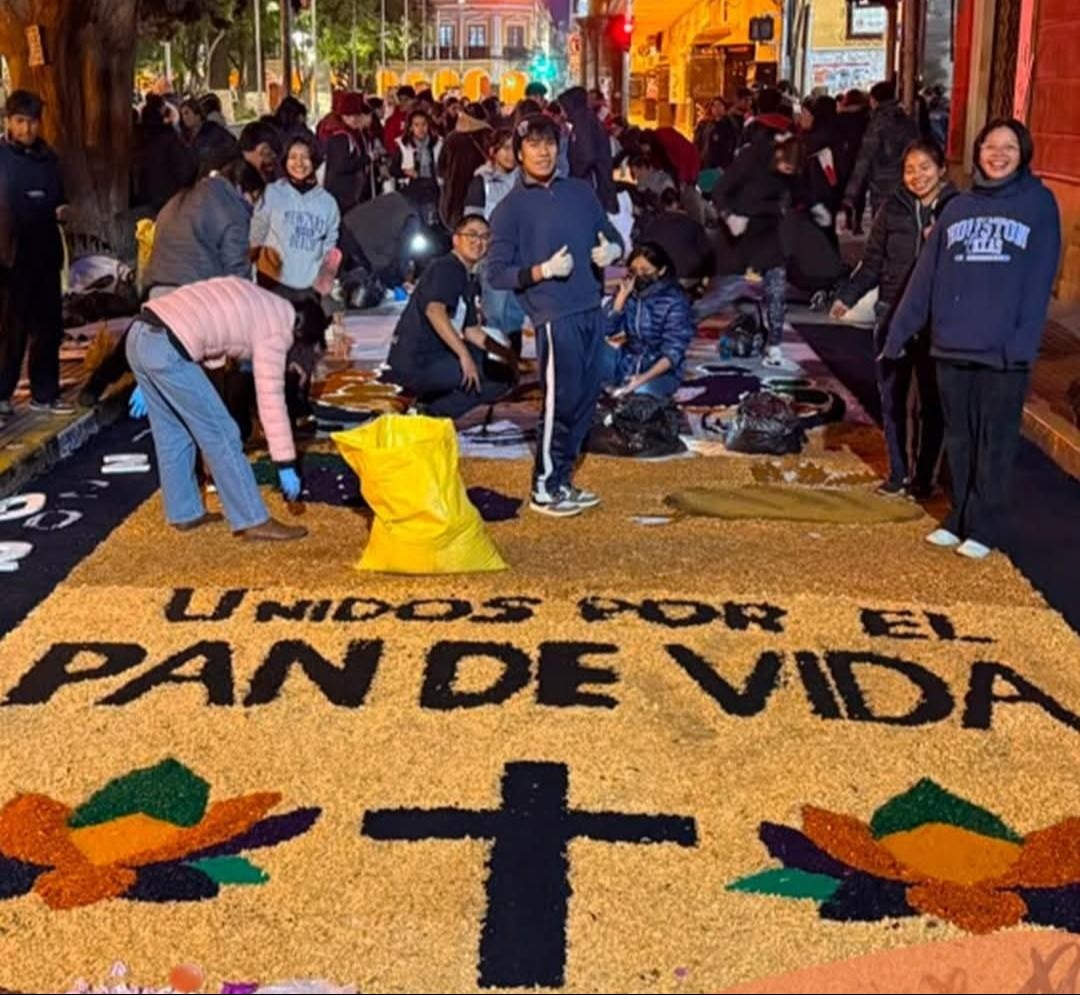 Corpus Christi viste a la ciudad de Cochabamba de colores y mucha fe