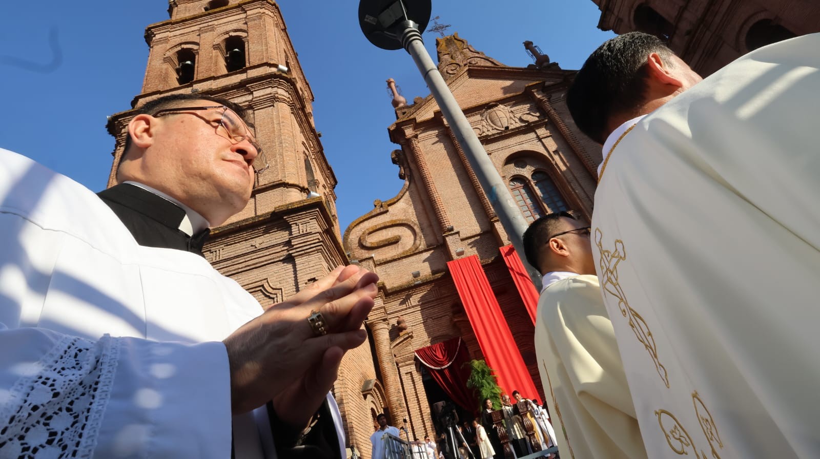 Celebración de Corpus Christi en la catedral cruceña /Fotos: Fuad Landívar