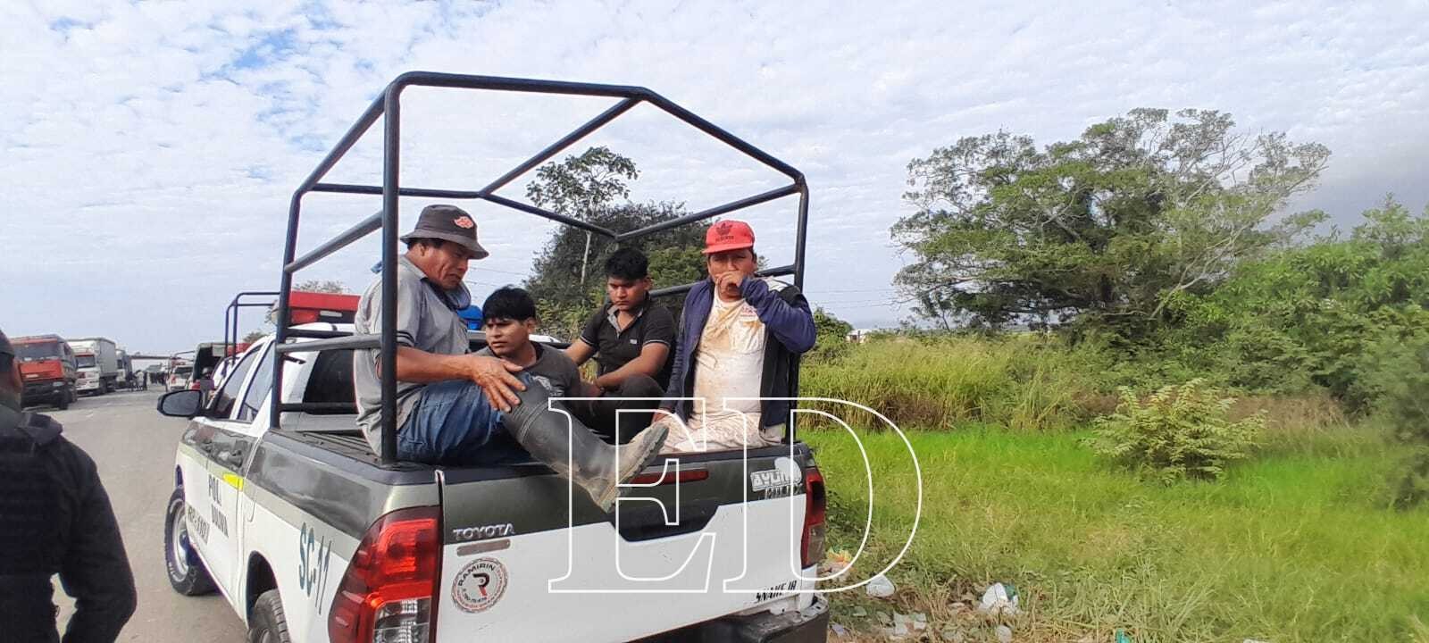 Operativo de desbloqueo de la ruta en el municipio de San Julián /Fotos: Juan Carlos Torrejón