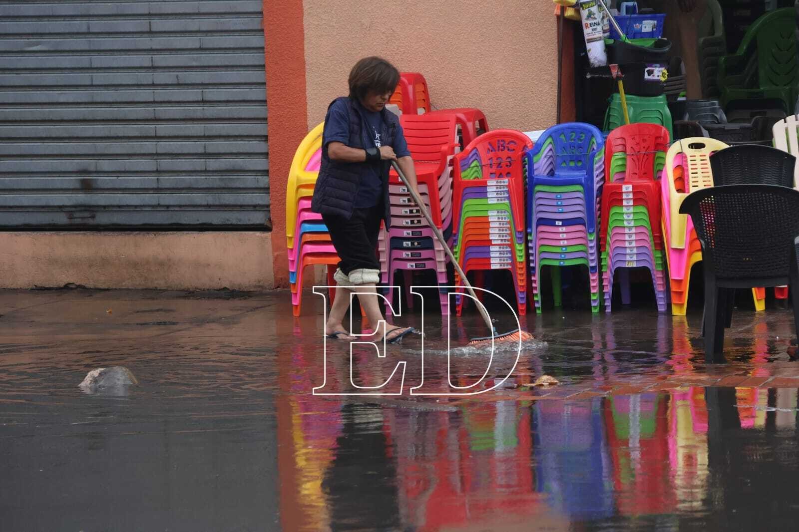 Intensa lluvia deja calles anegadas y gente con dificultades para encontrar transporte público /Fotos: Juan Carlos Torrejón y Ricardo Montero