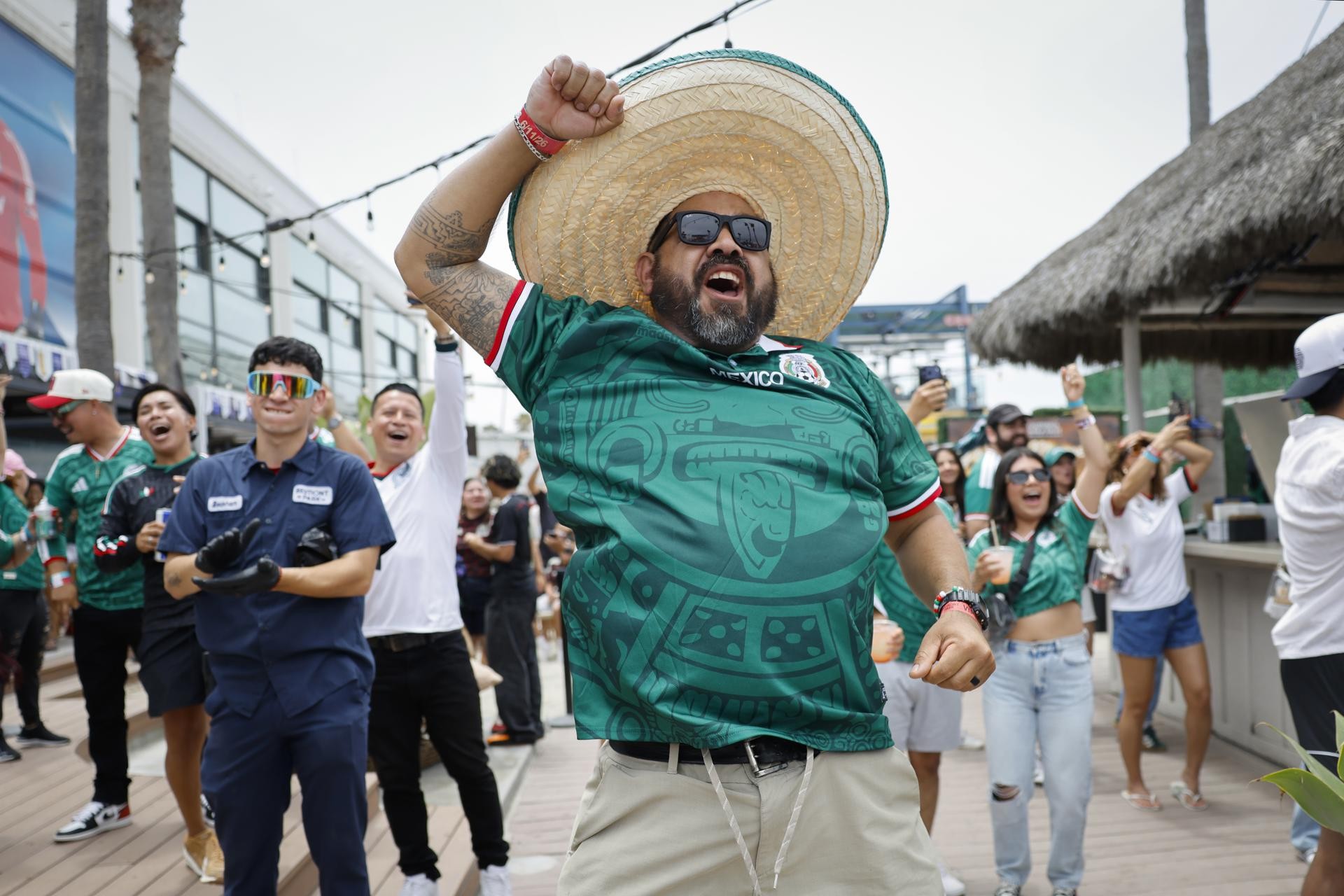 Así viven los hinchas el Mundial 2026 /Fotos: EFE