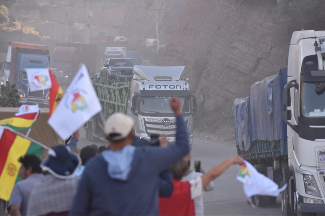 El estado de excepción llegó cuando Bolivia cerraba el día 50 de conflicto y 45 de bloqueos /FOTO APG