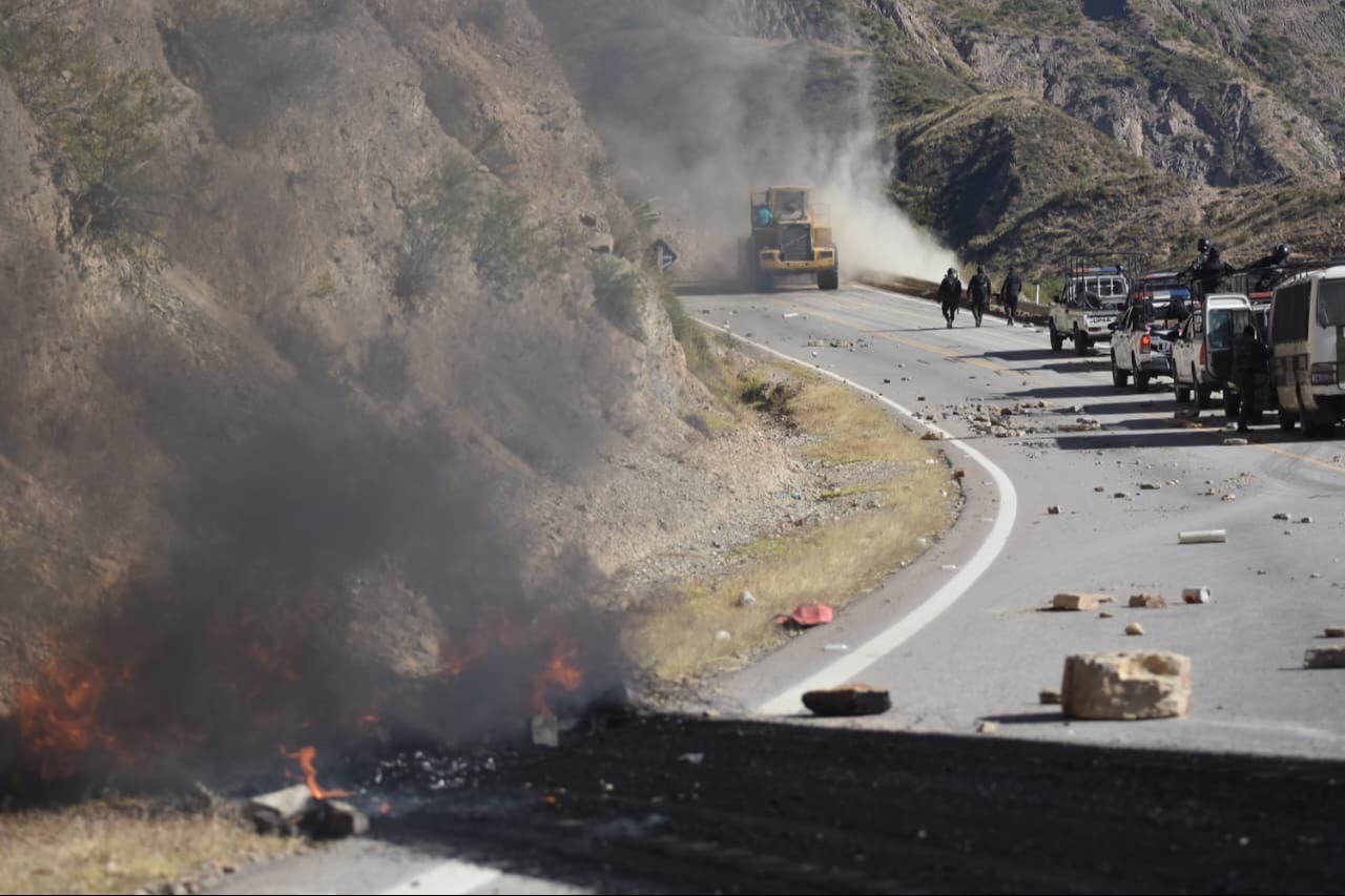 El estado de excepción llegó cuando Bolivia cerraba el día 50 de conflicto y 45 de bloqueos /FOTO APG