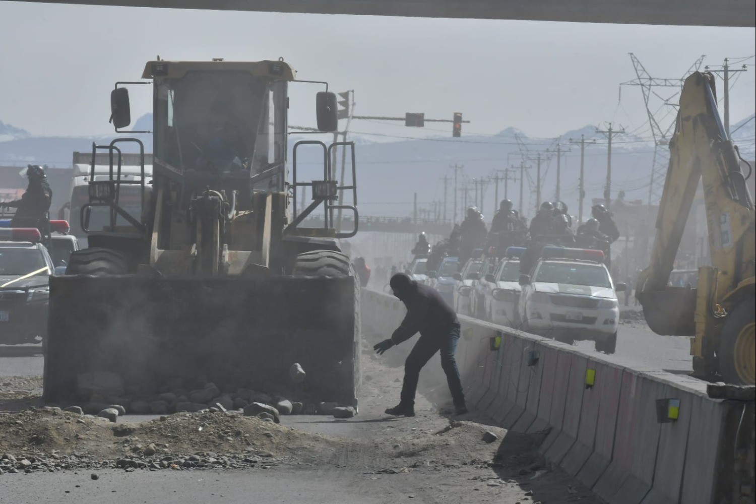 El estado de excepción llegó cuando Bolivia cerraba el día 50 de conflicto y 45 de bloqueos /FOTO APG
