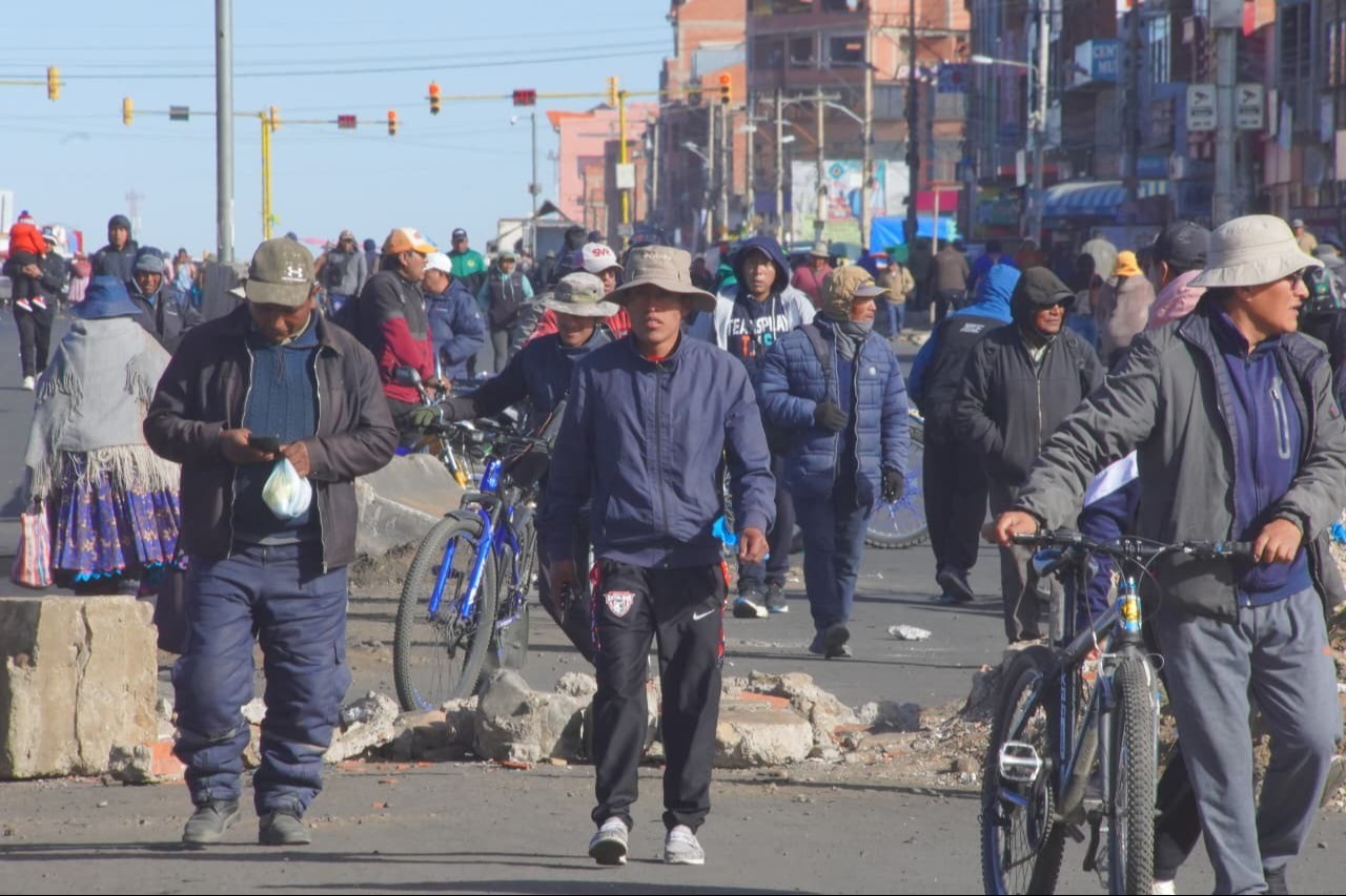 El estado de excepción llegó cuando Bolivia cerraba el día 50 de conflicto y 45 de bloqueos /FOTO APG