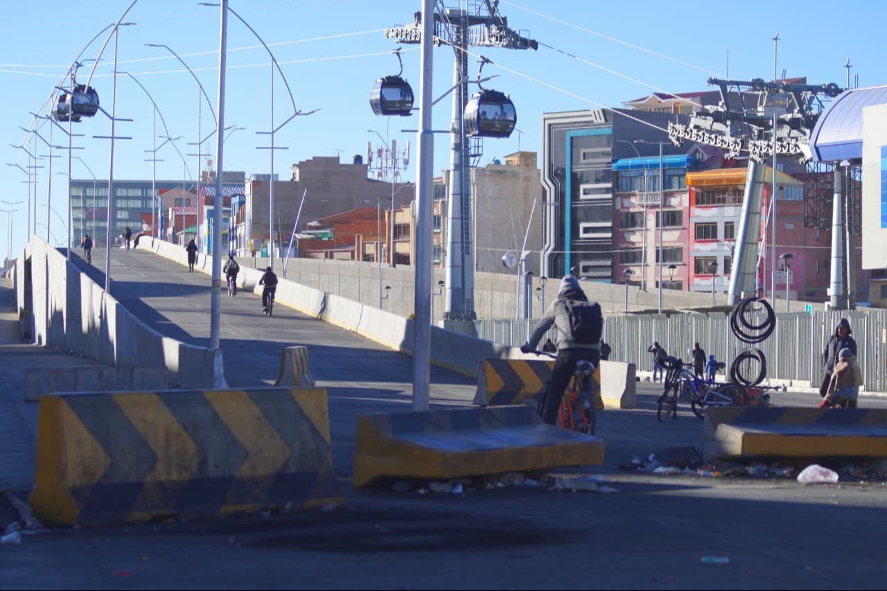 El estado de excepción llegó cuando Bolivia cerraba el día 50 de conflicto y 45 de bloqueos /FOTO APG
