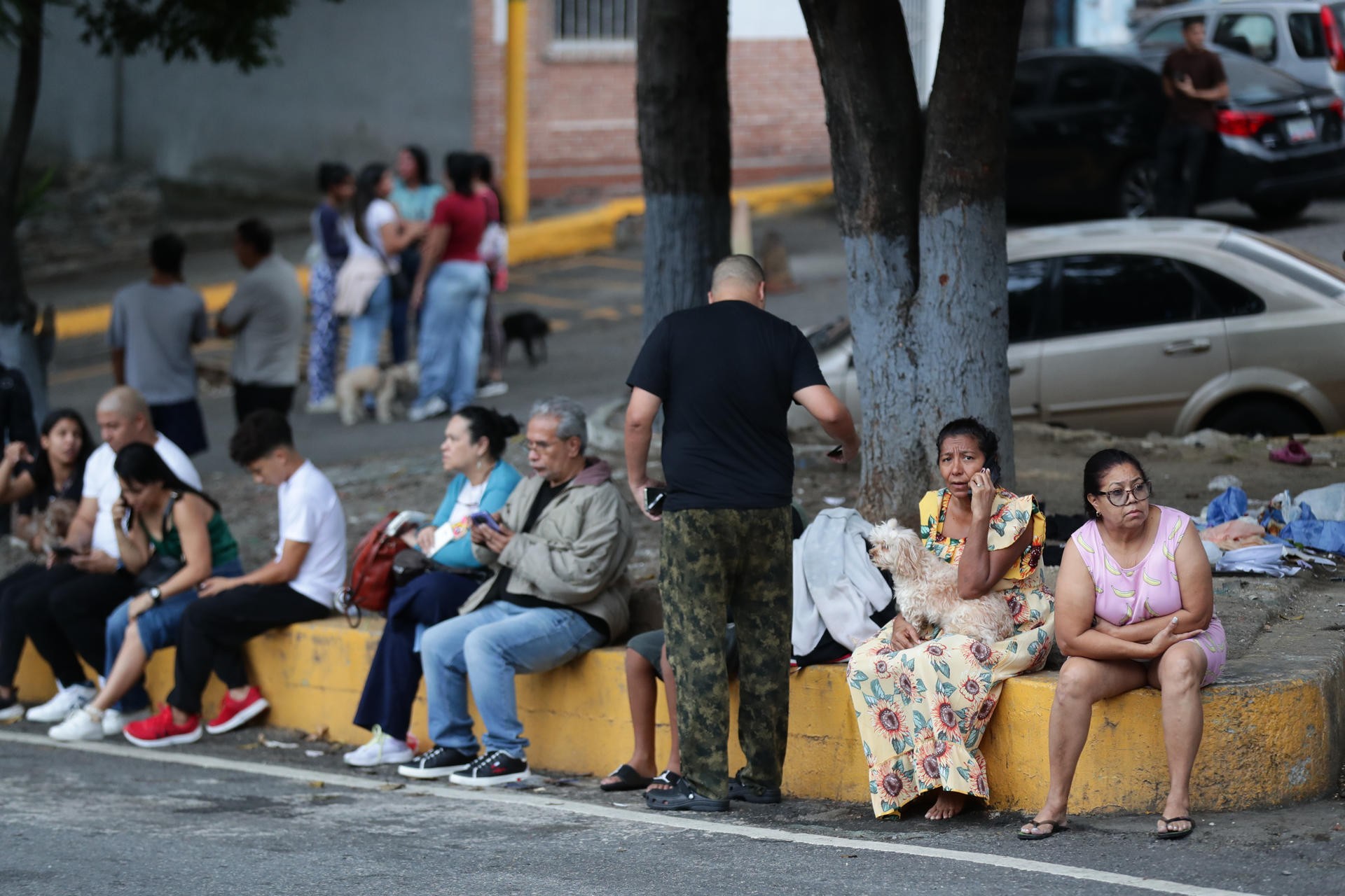 Dos fuertes sismos -uno de magnitud 7,5- sacuden Venezuela en un minuto/Fotos: EFE