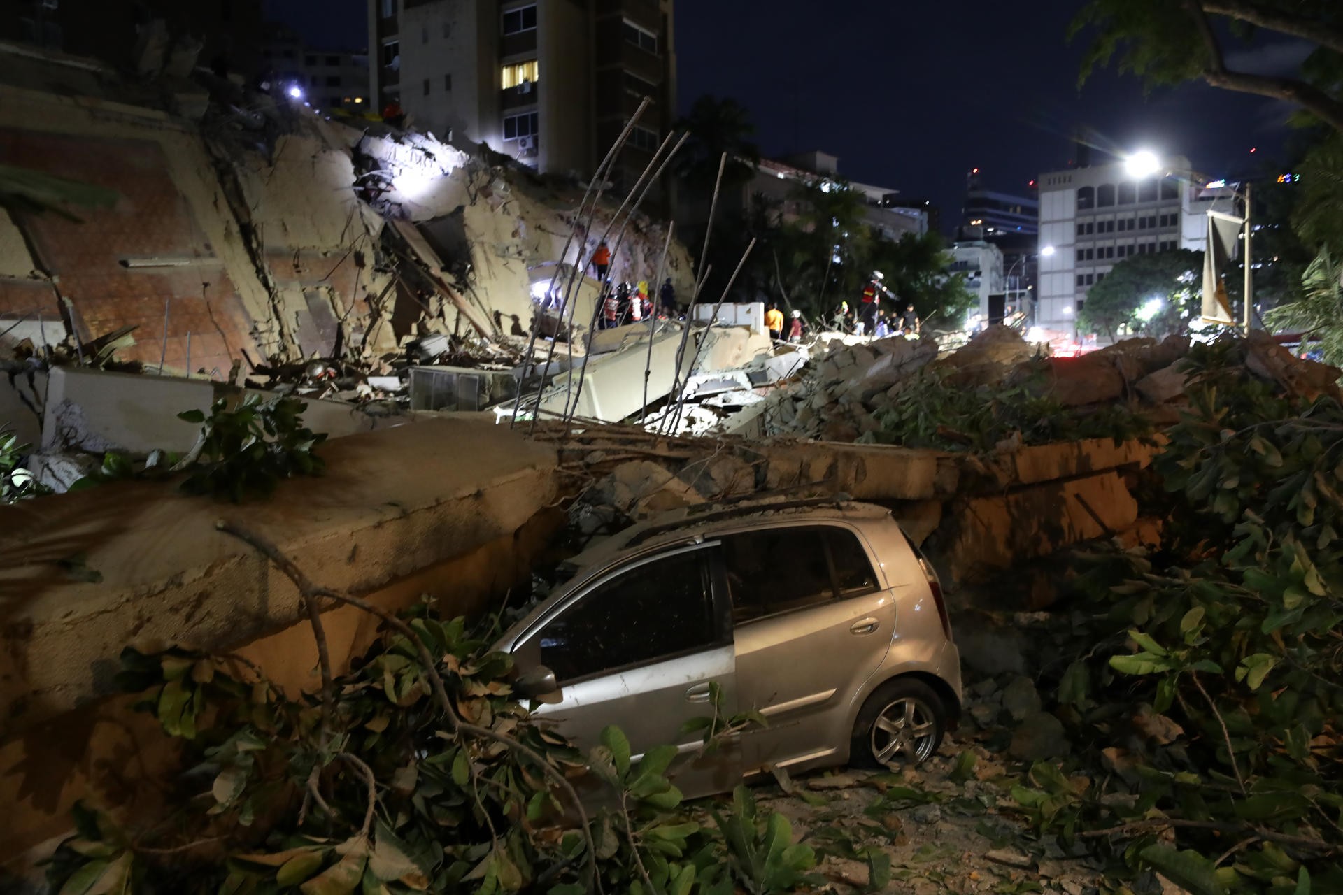 Dos fuertes sismos -uno de magnitud 7,5- sacuden Venezuela en un minuto/Fotos: EFE