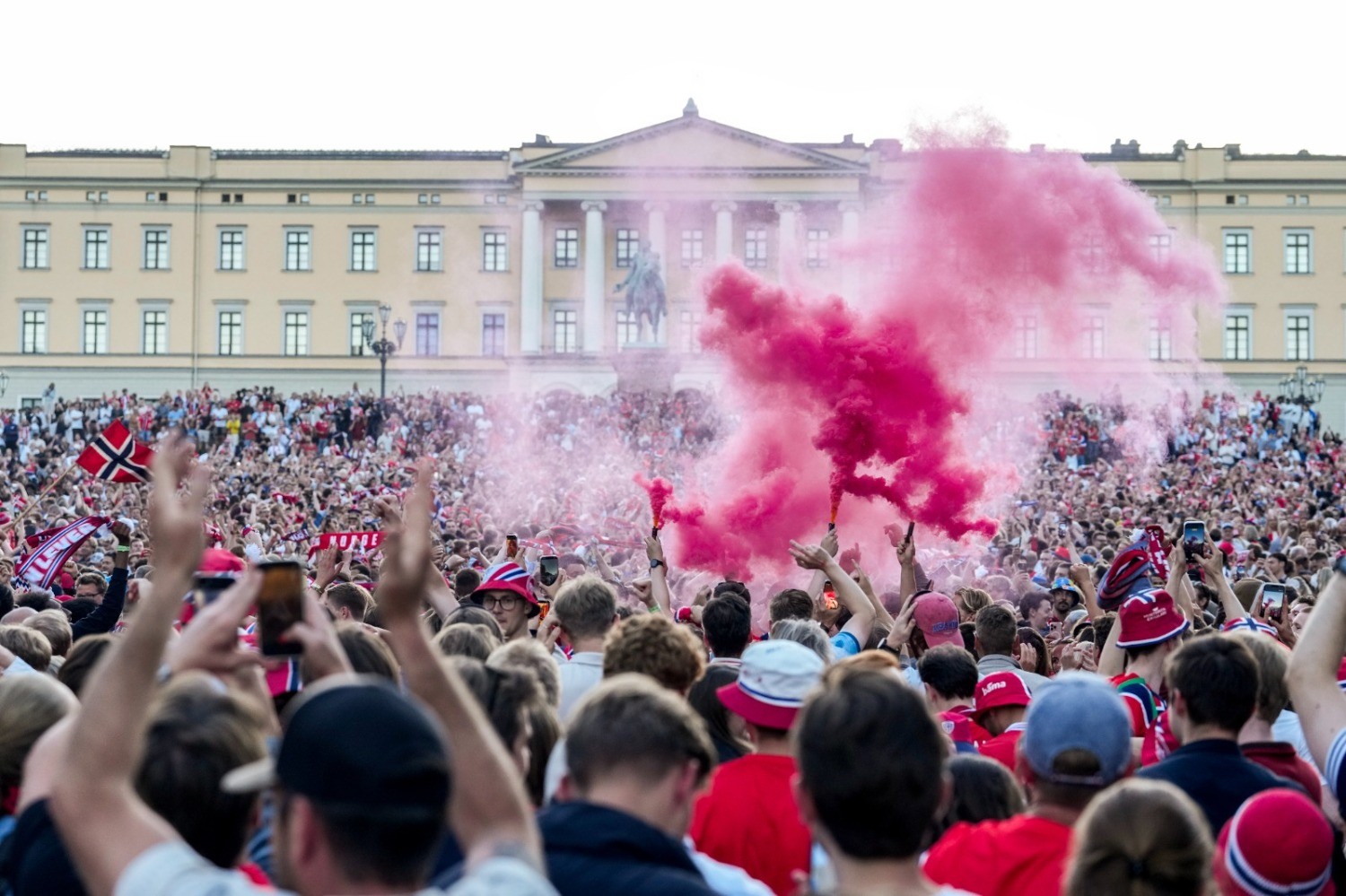 La locura por las selecciones en el Mundial de Fútbol 2026  suma y sigue /Fotos: EFE