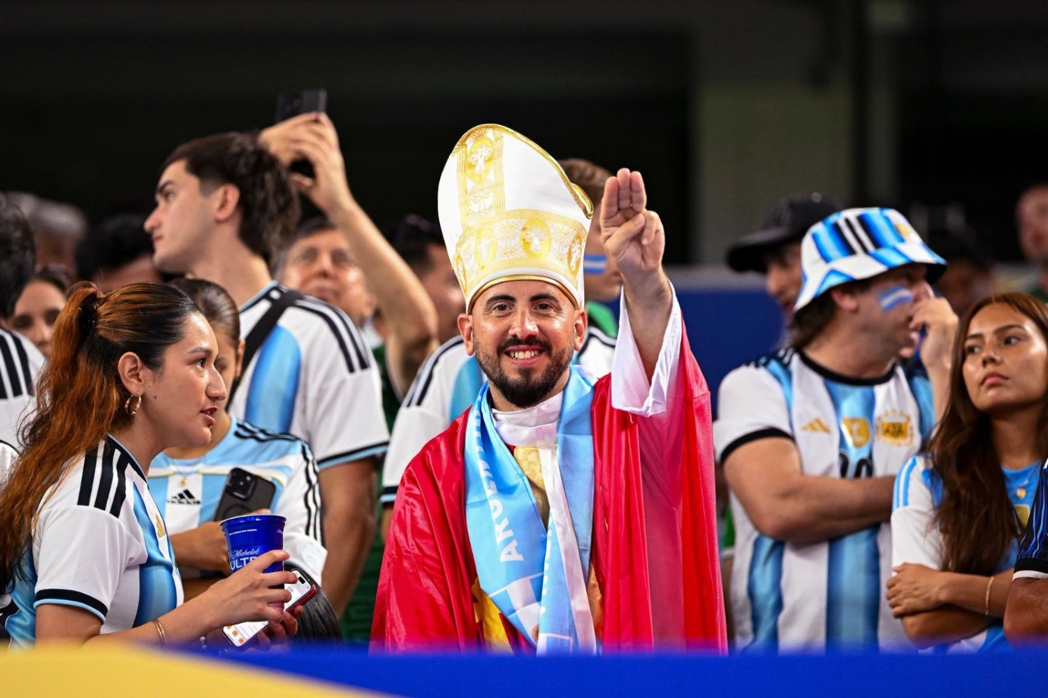 La locura por las selecciones en el Mundial de Fútbol 2026  suma y sigue /Fotos: EFE