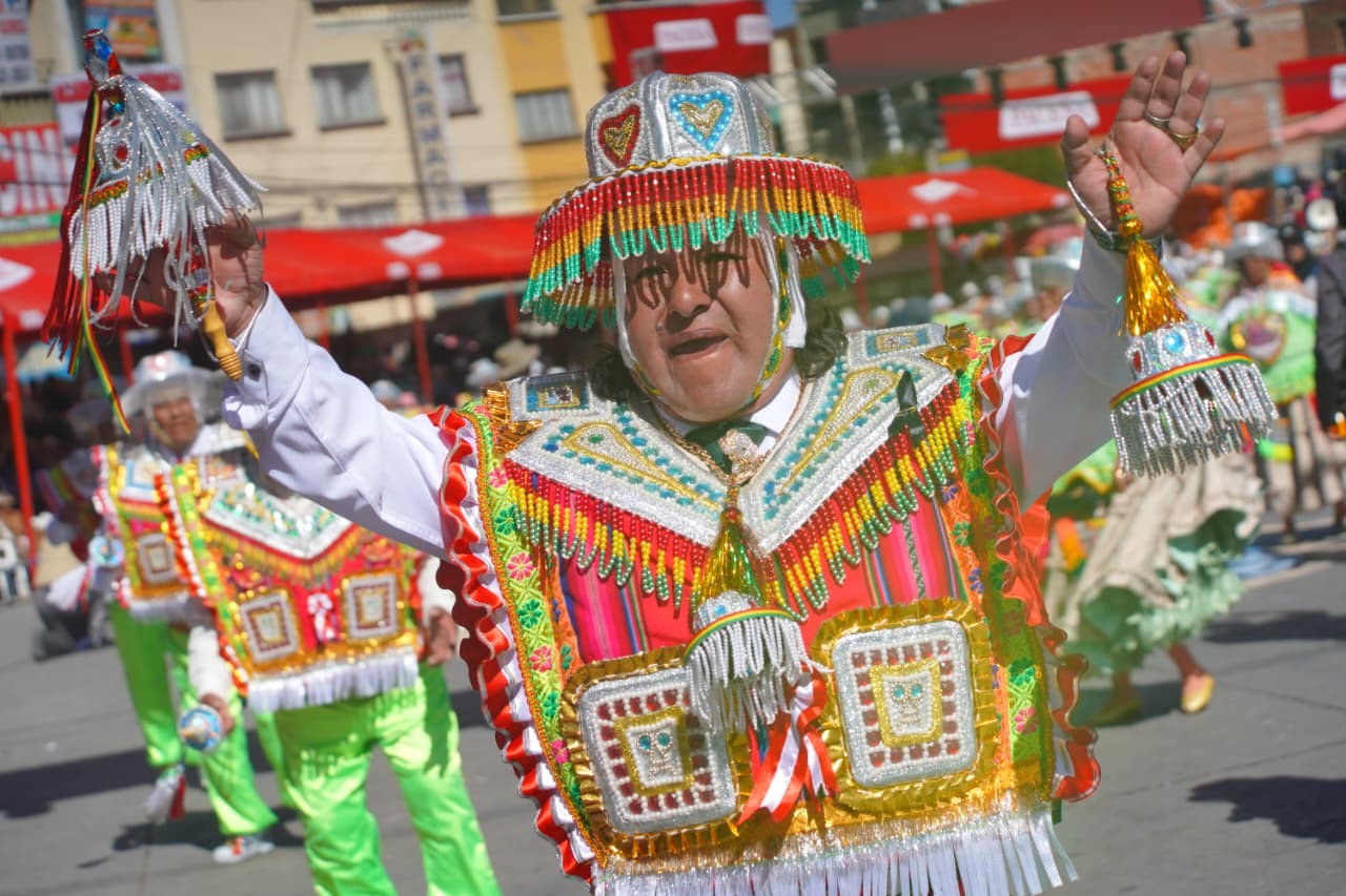 Paceños en La Paz y en Santa Cruz conmemoran  217 años de la Revolución del 16 de Julio de 1809/Fotos: APG y EL DEBER