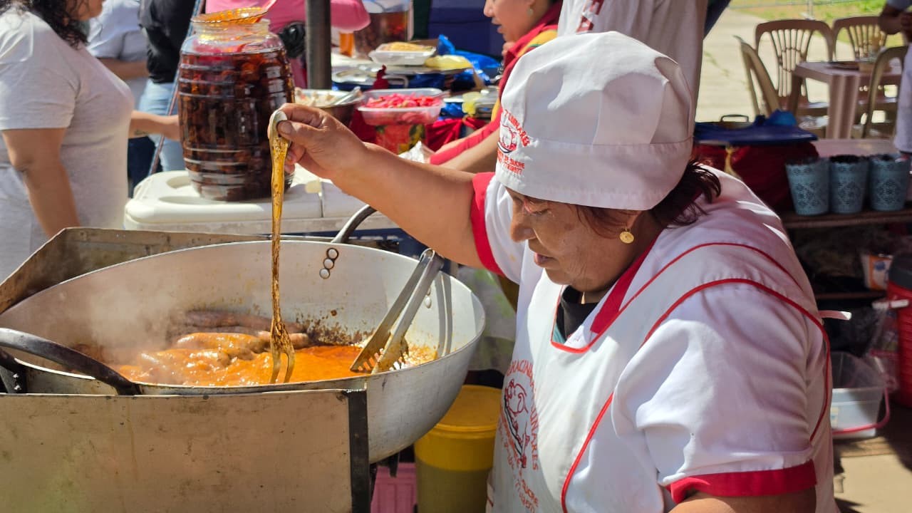 Paceños en La Paz y en Santa Cruz conmemoran  217 años de la Revolución del 16 de Julio de 1809/Fotos: APG y EL DEBER