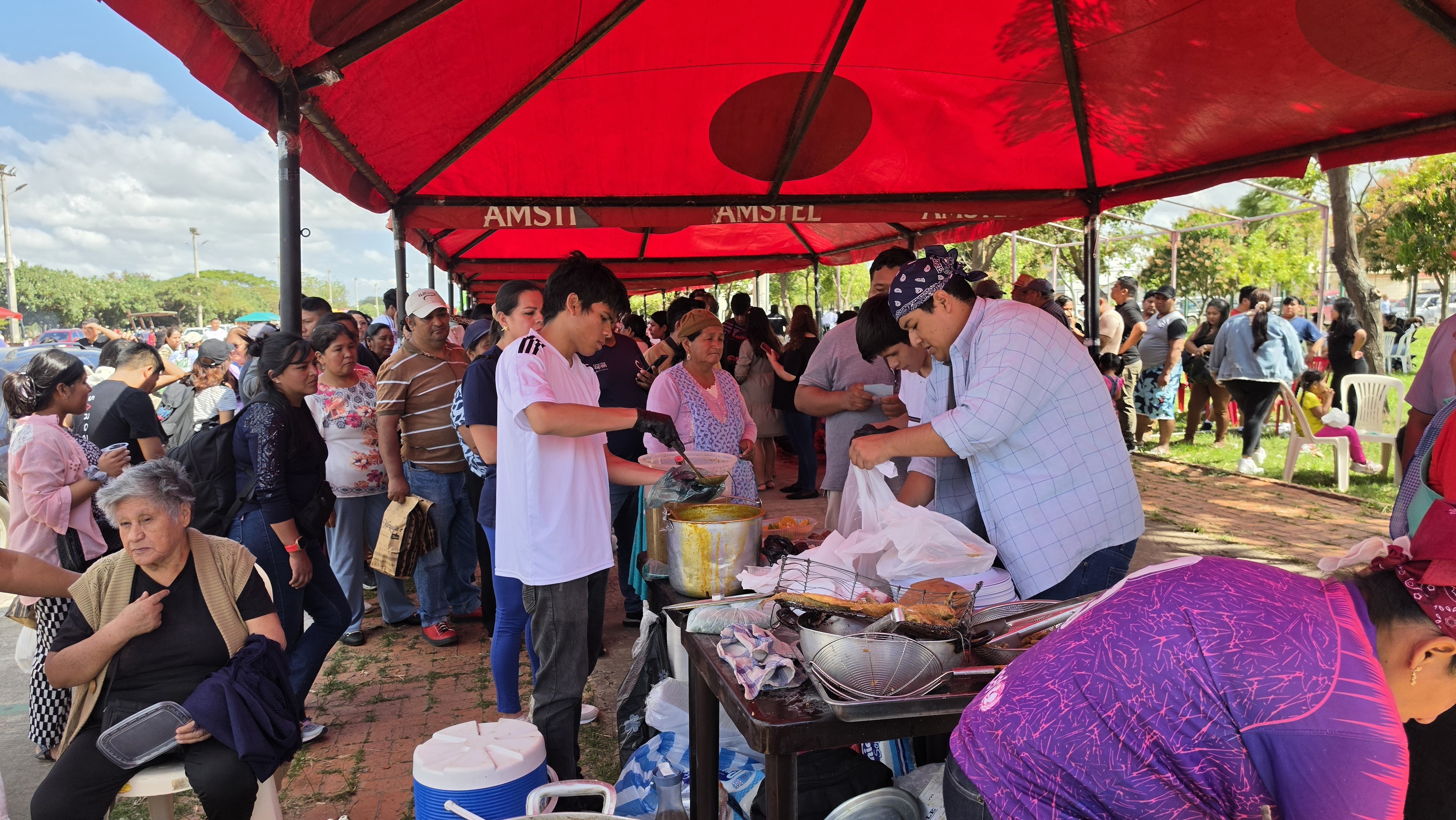 Paceños en La Paz y en Santa Cruz conmemoran  217 años de la Revolución del 16 de Julio de 1809/Fotos: APG y EL DEBER