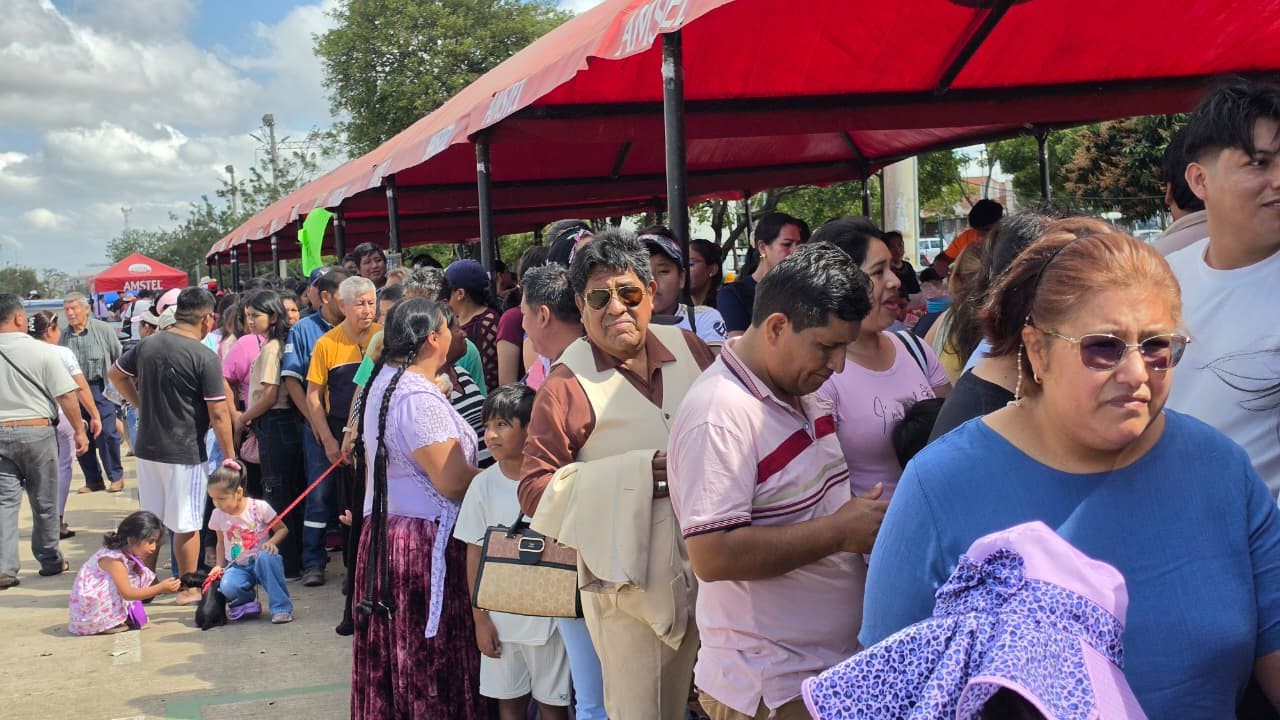 Paceños en La Paz y en Santa Cruz conmemoran  217 años de la Revolución del 16 de Julio de 1809/Fotos: APG y EL DEBER
